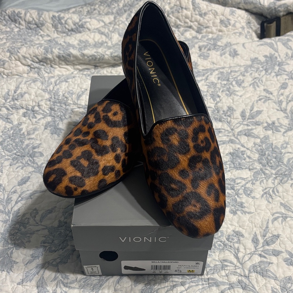 Vionic Women's Brown Leopard Loafers